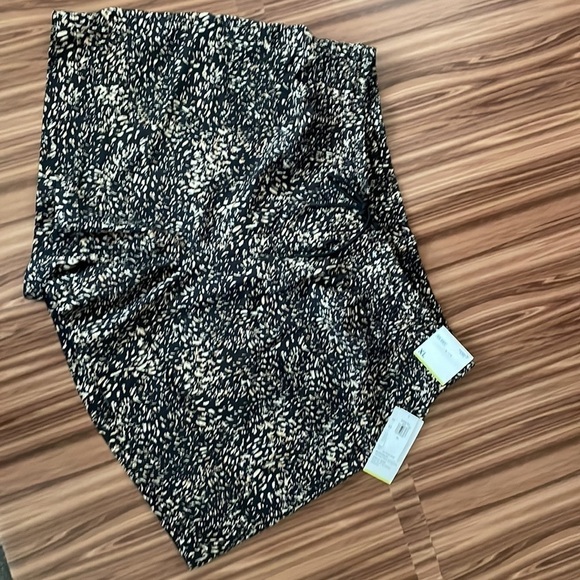 OLD Navy Active NWT Stretchtech Go Dry Shorts Size XL - Picture 2 of 10